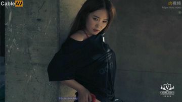 美女深夜自慰-加长版在线手机观看-月露AV